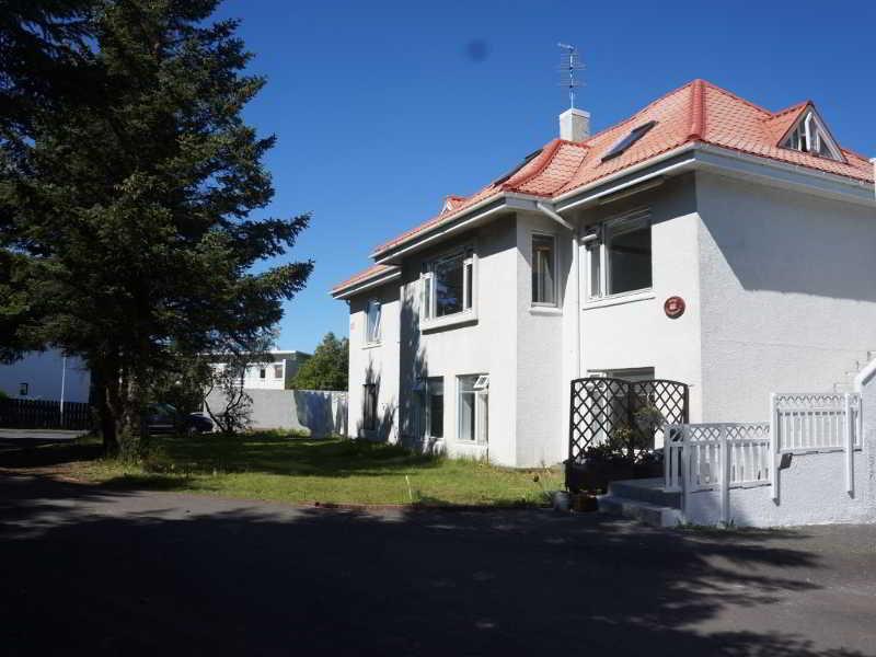 Отель Laugabjarg Рейкьявик Экстерьер фото